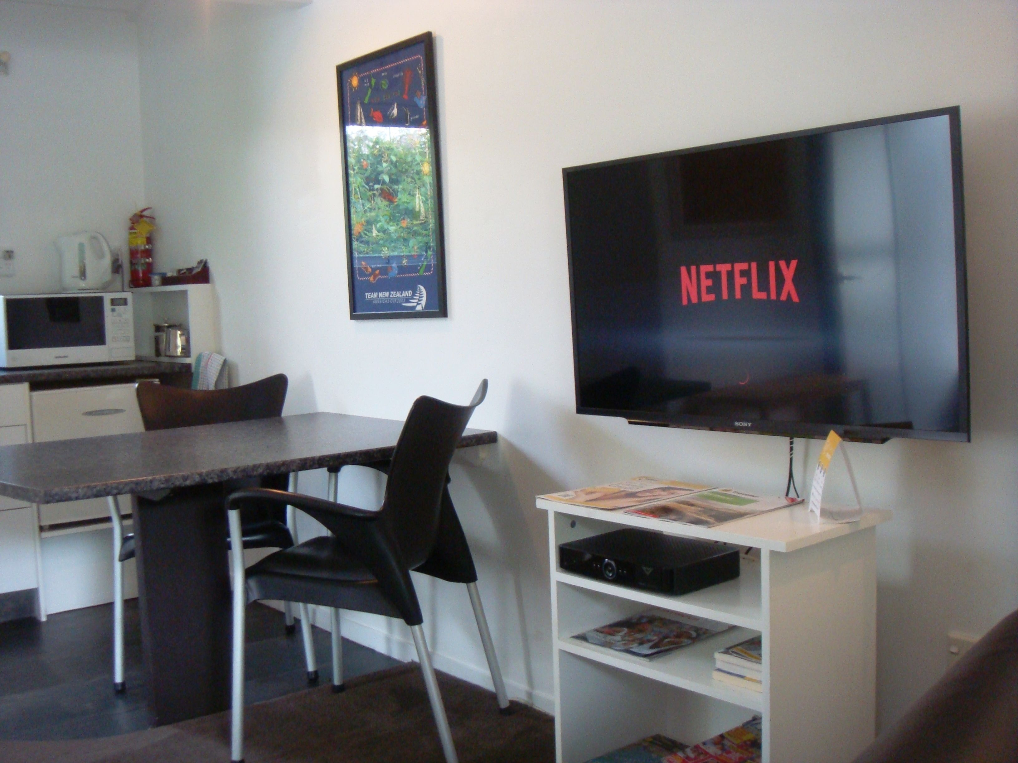 Executive Studio, Private Bathroom, Garden View | Living room