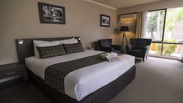 Executive Double Room, 1 King Bed | In-room safe, desk, iron/ironing board, cribs/infant beds