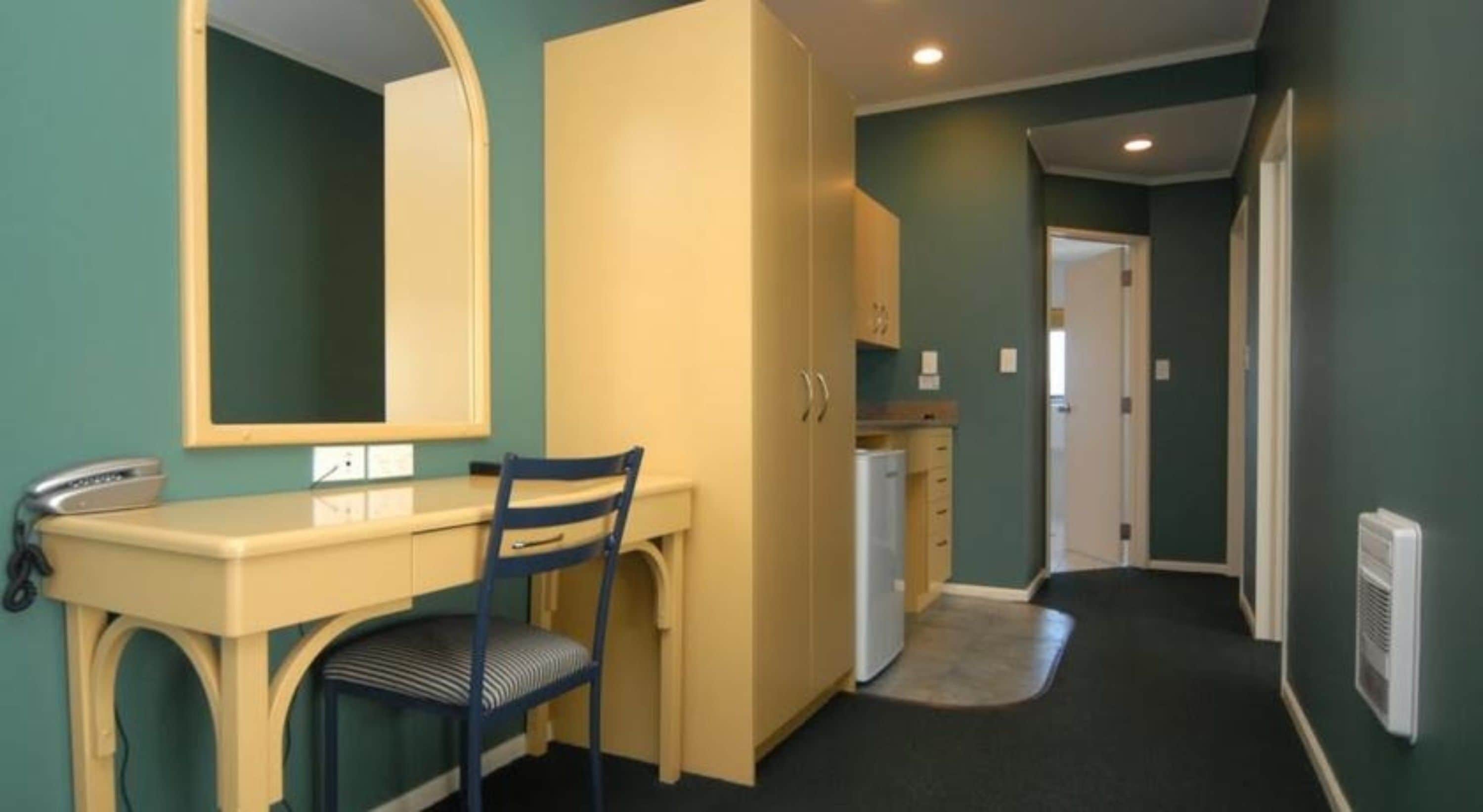 Premium bedding, desk, blackout drapes, soundproofing