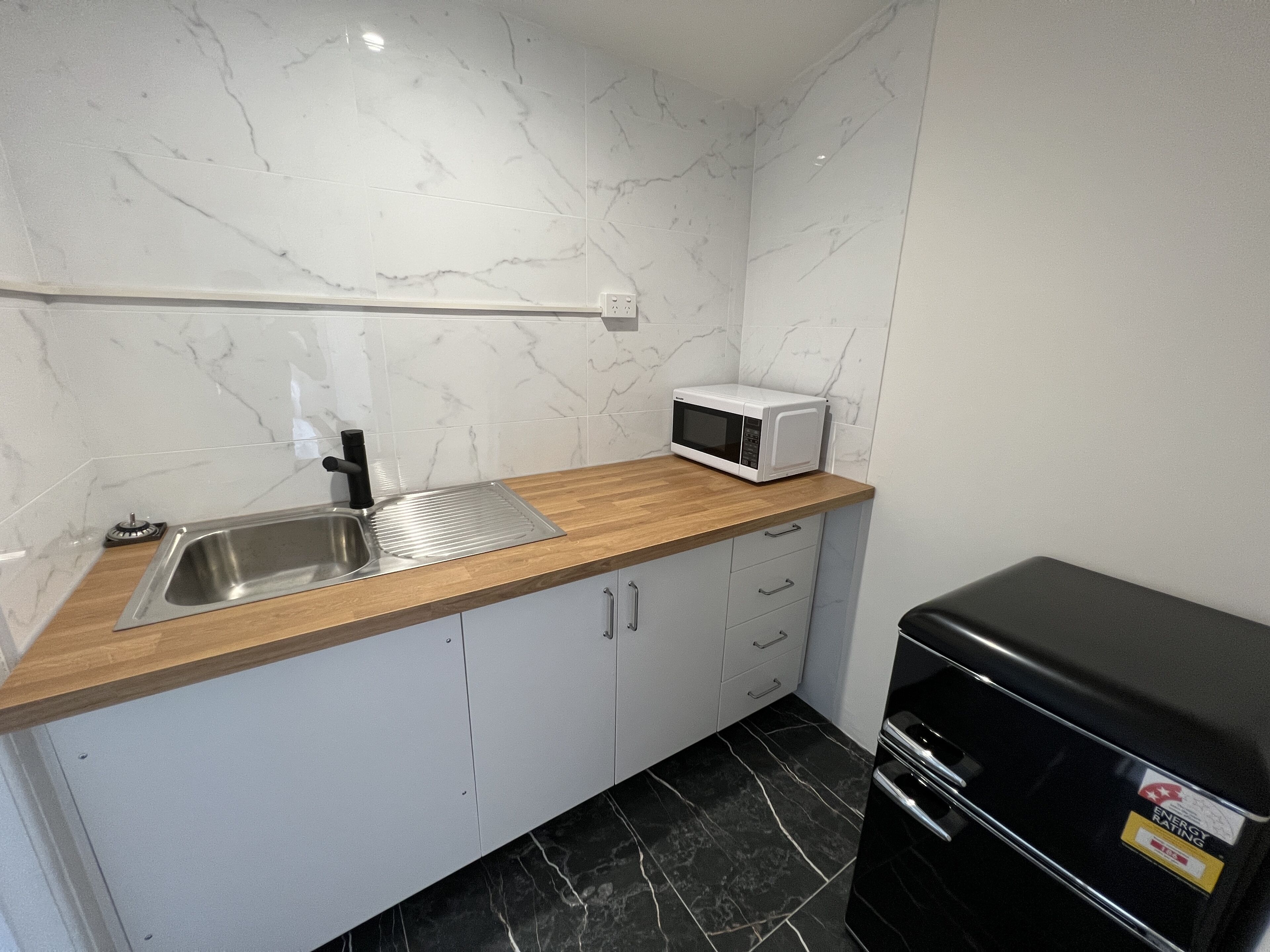 Deluxe Apartment | Private kitchenette