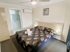 Desk, free WiFi, bed sheets - High Street Motor Inn (Stanthorpe)