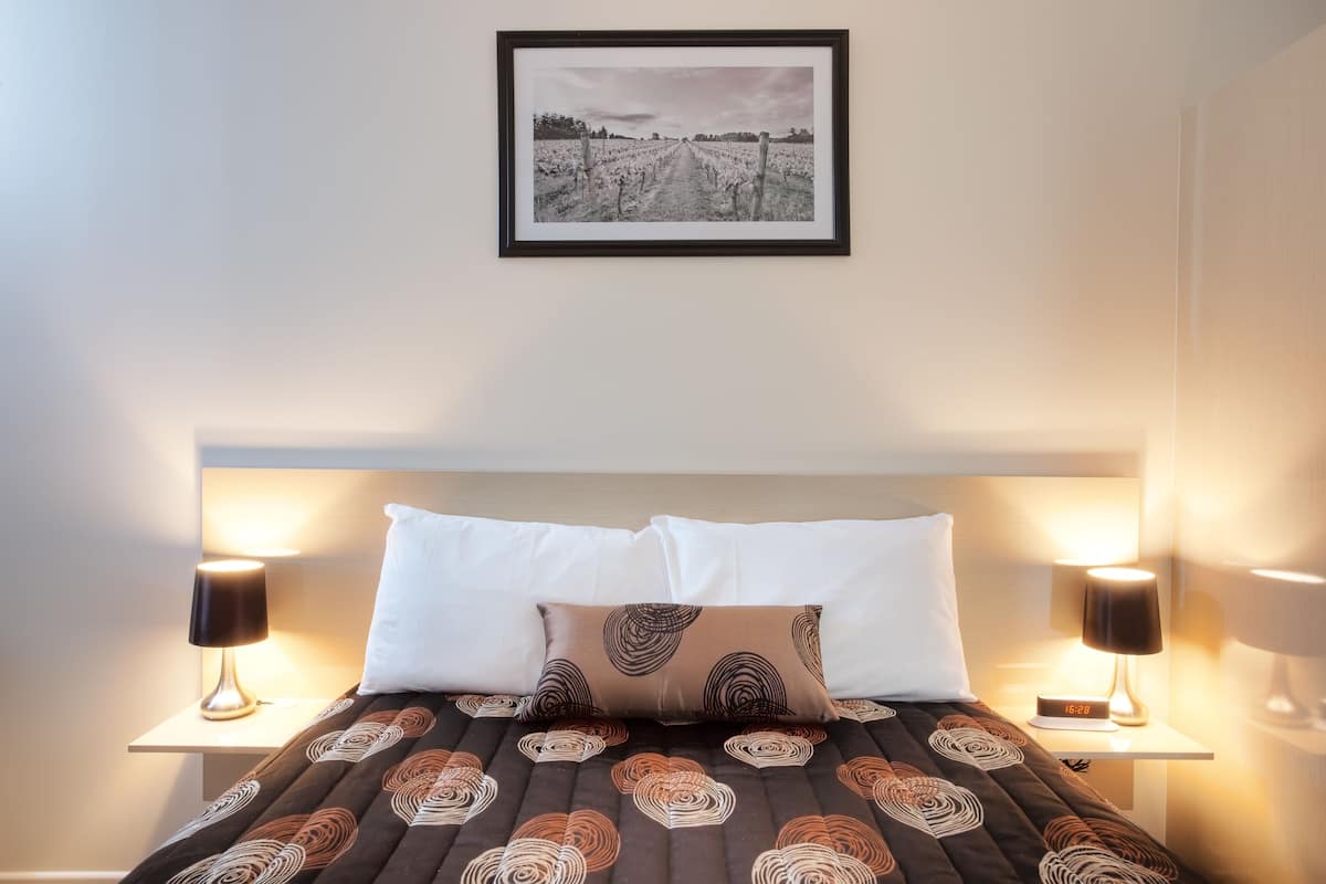2 bedrooms, desk, free WiFi, bed sheets