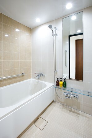 Bathroom amenities - Hotel Bellclassic Tokyo (Tokyo)
