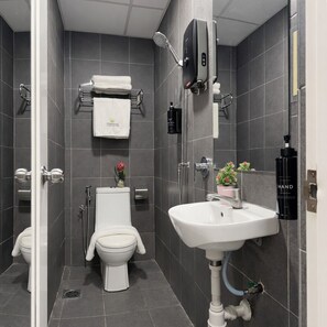 Ducha y cabezal de ducha tipo lluvia