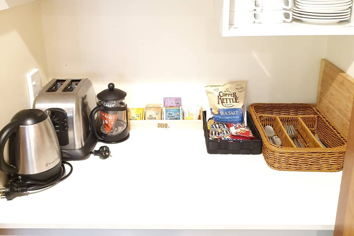 Family Studio, 1 King Bed