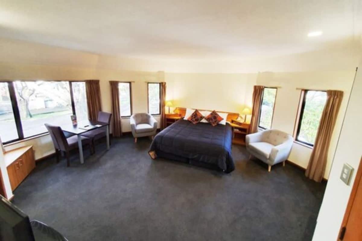 Superior Studio, 1 King Bed