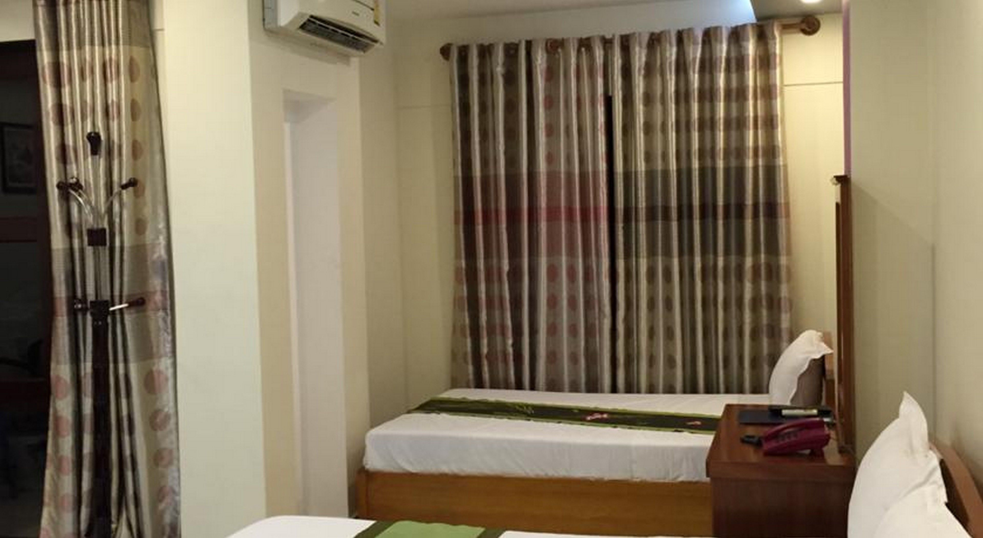 minibar, desk, free wifi, bed sheets