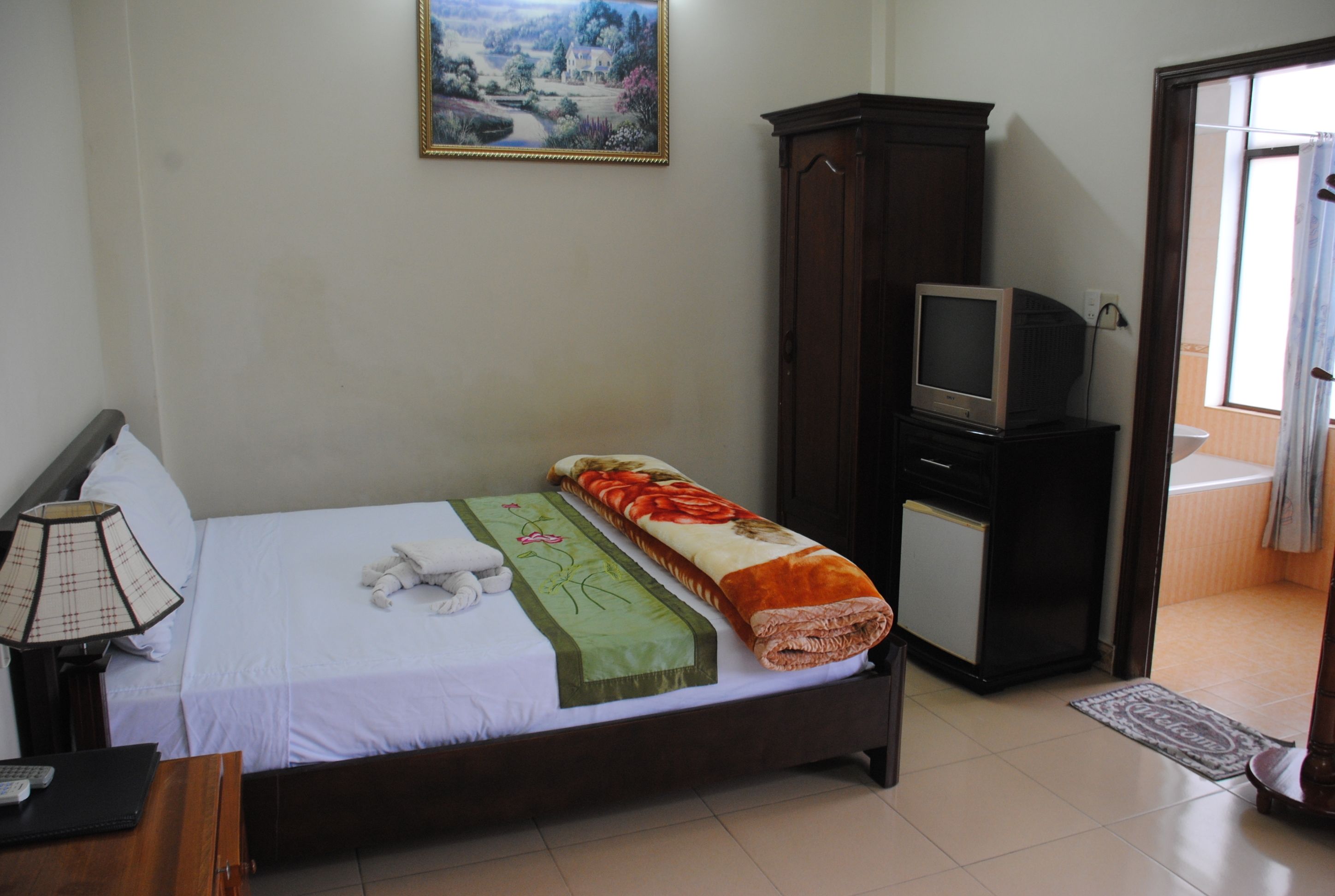 standard room | minibar, desk, free wifi, bed sheets