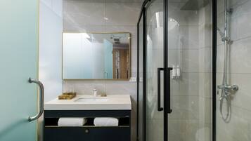 Standard Room | Bathroom