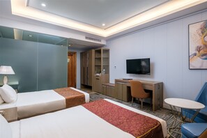 Minibar, caja de seguridad en la habitación, escritorio y wifi gratis 