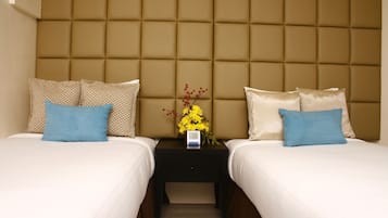 2 bedrooms, premium bedding, minibar, in-room safe