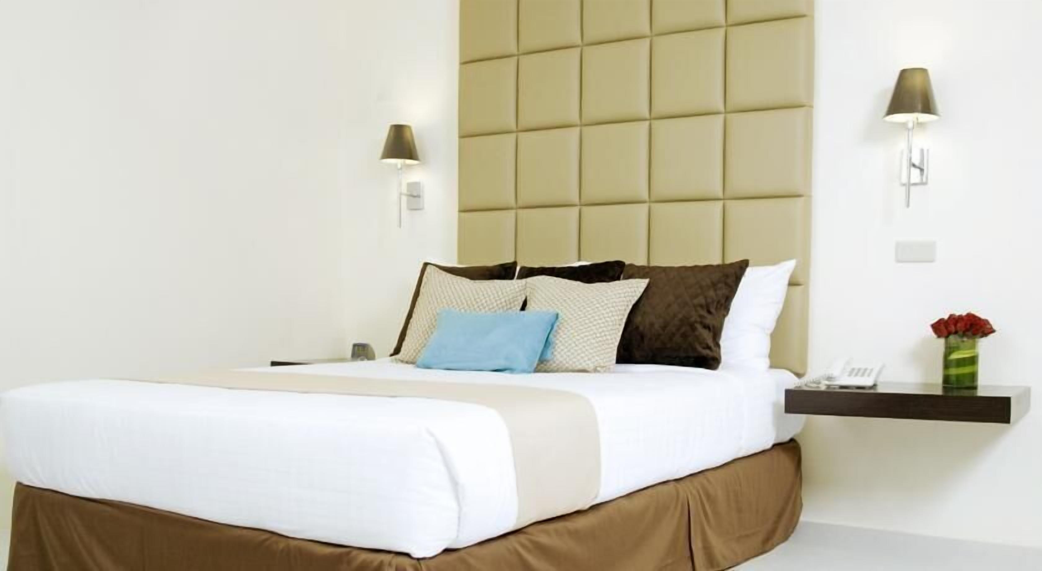 Premium bedding, minibar, in-room safe, iron/ironing board (on request)