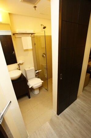 Bathroom - The Oracle Hotel and Residences (Quezon City)