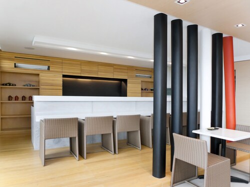 The Oracle Hotel and Residences