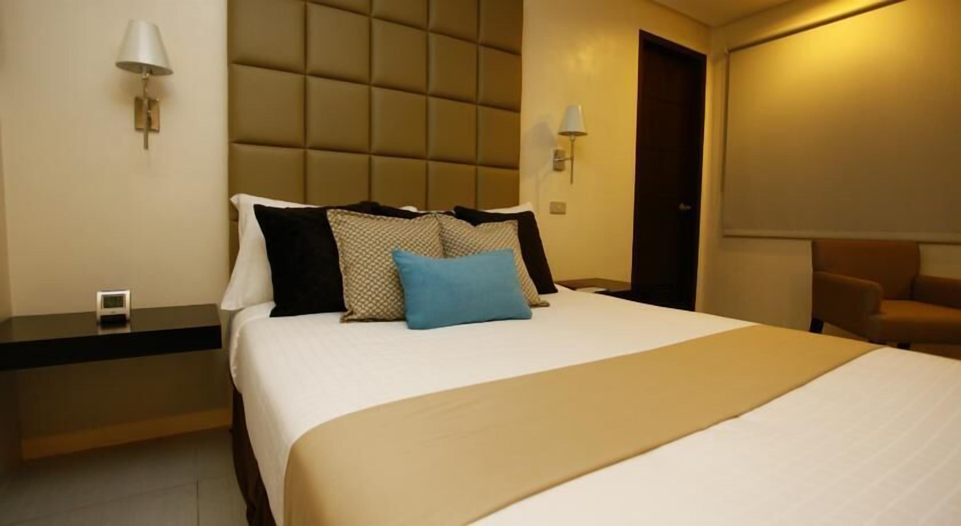 Premium bedding, minibar, in-room safe, iron/ironing board (on request)
