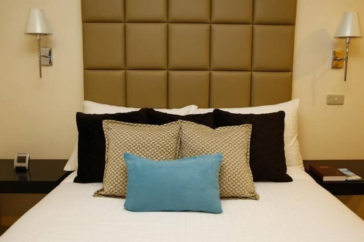 高級寢具、迷你吧、房內夾萬、熨斗/熨衫板
