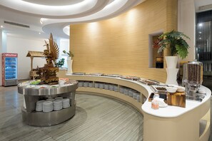 Breakfast, lunch and dinner served  - HARRIS Hotel & Residence Sunset Road Bali (Kuta)