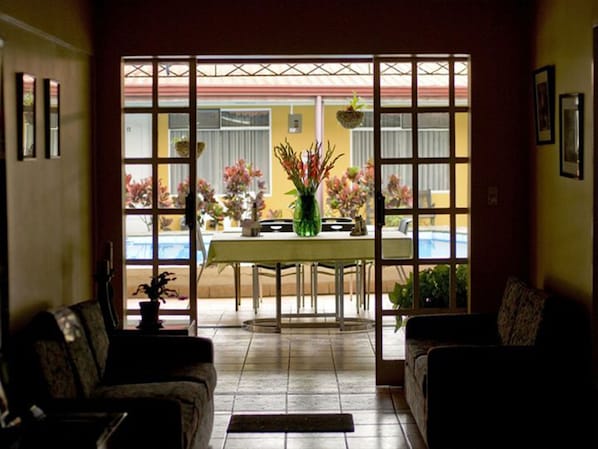 Interior - Puerta del Sol (Ulloa)