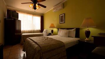 Premium bedding, in-room safe, iron/ironing board, free WiFi
