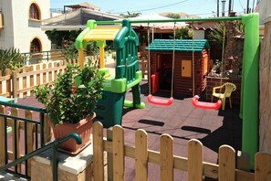 Außen-Kinderspielplatz