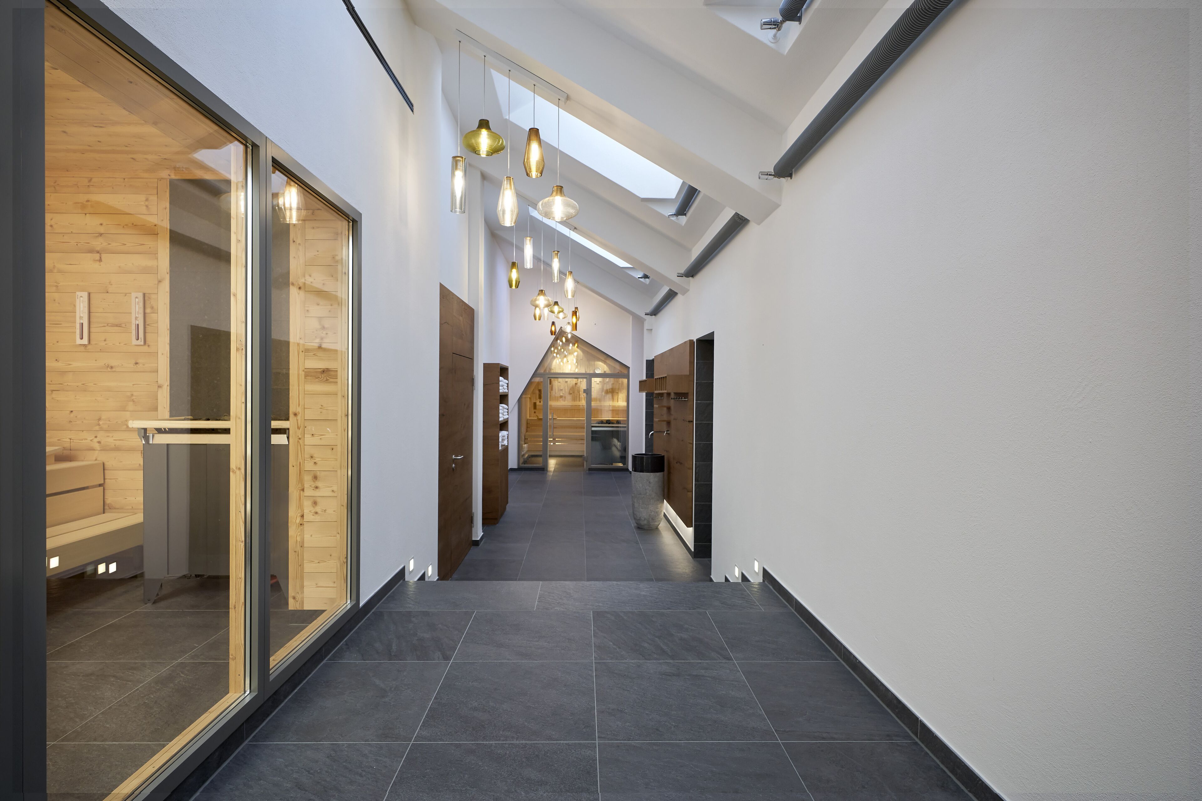 couples treatment room(s), sauna, hot tub, steam room, body treatments