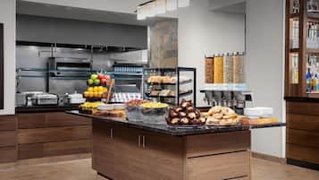 每日供應吃到飽早餐 (每人 USD19.43)