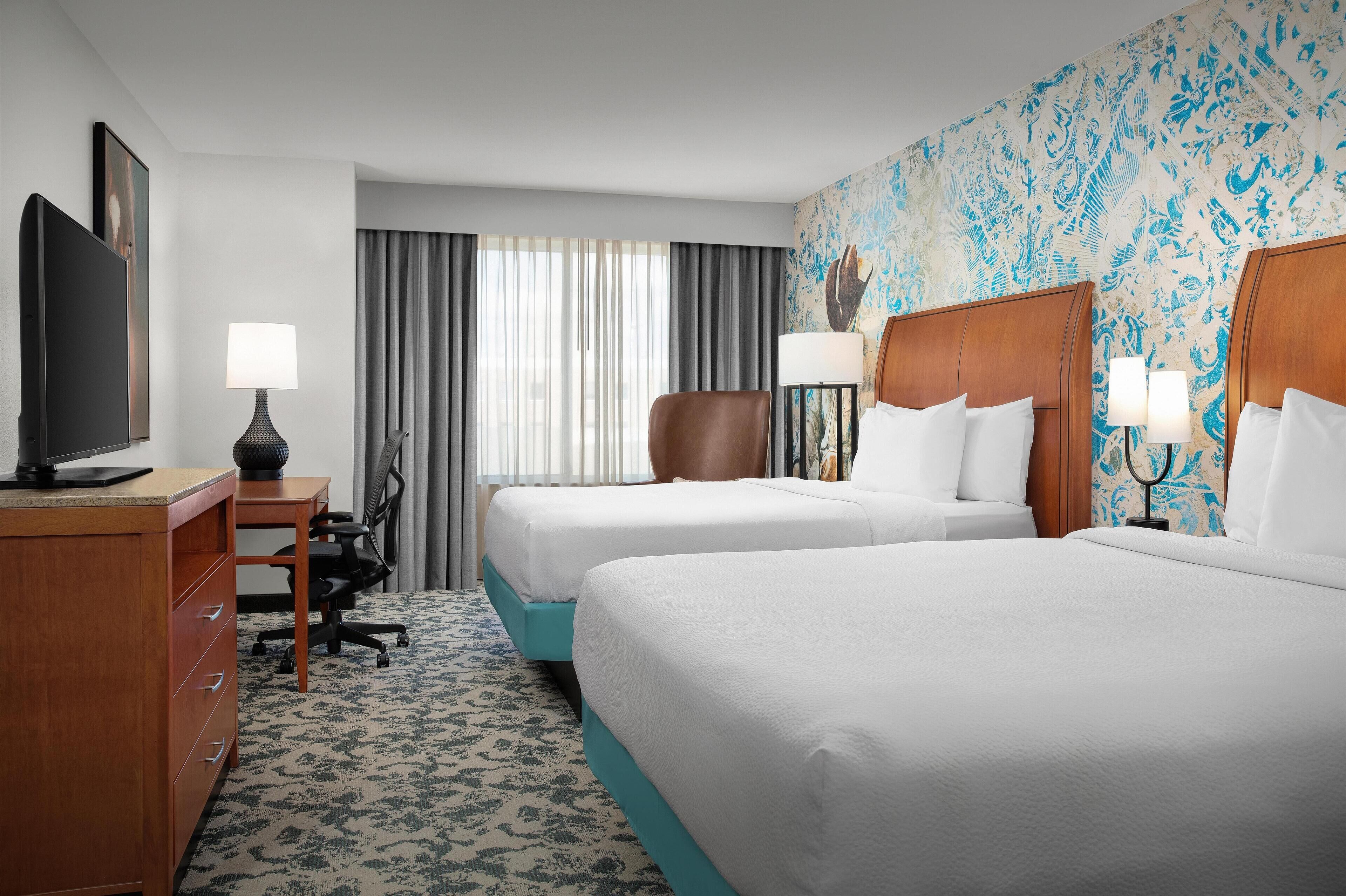 2 Queens | In-room safe, desk, laptop workspace, iron/ironing board