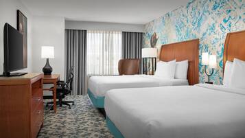 Habitación | Caja de seguridad en la habitación y escritorio