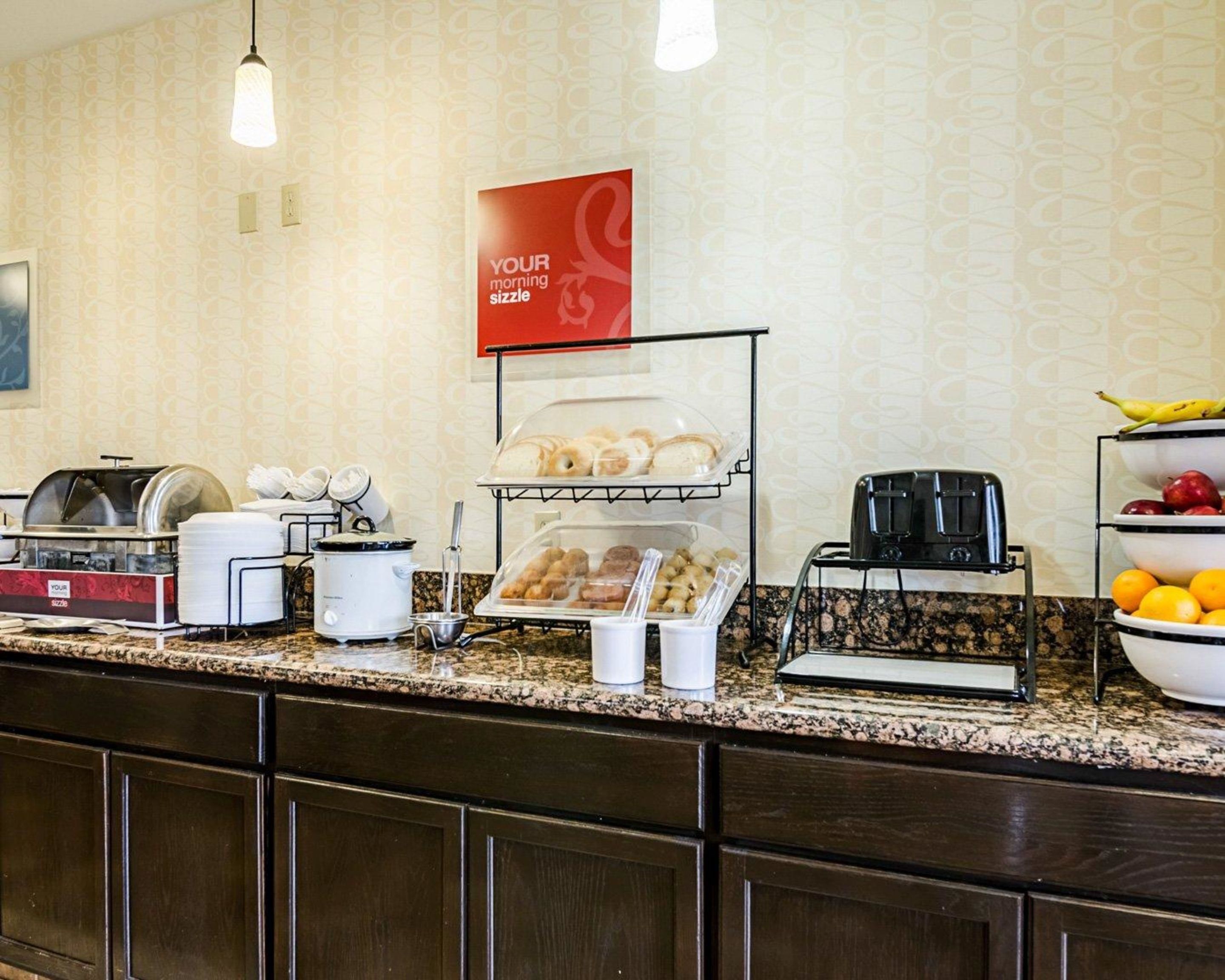 free buffet breakfast