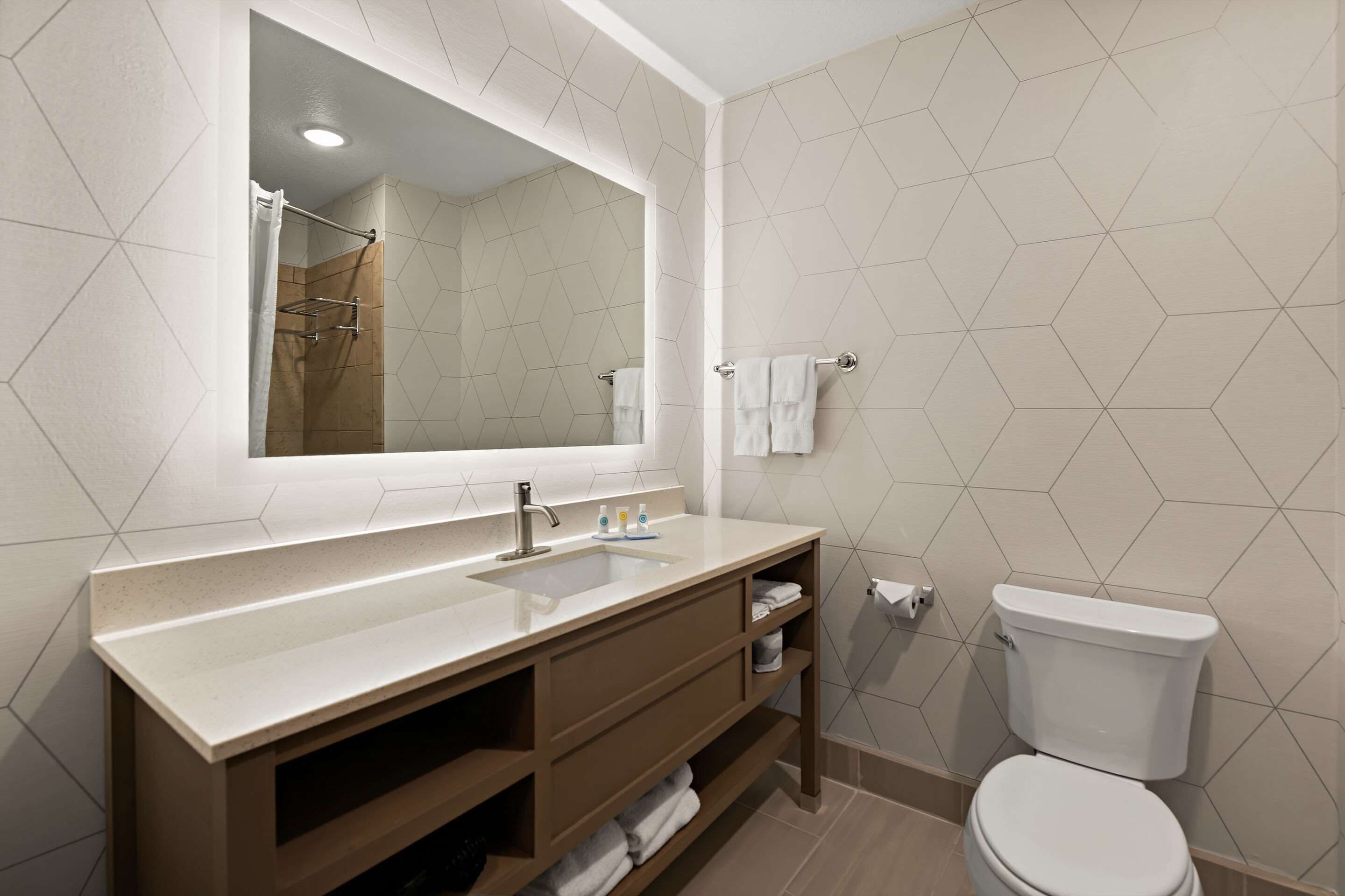 standard room, 2 queen beds | premium bedding, pillow-top beds, desk, laptop workspace