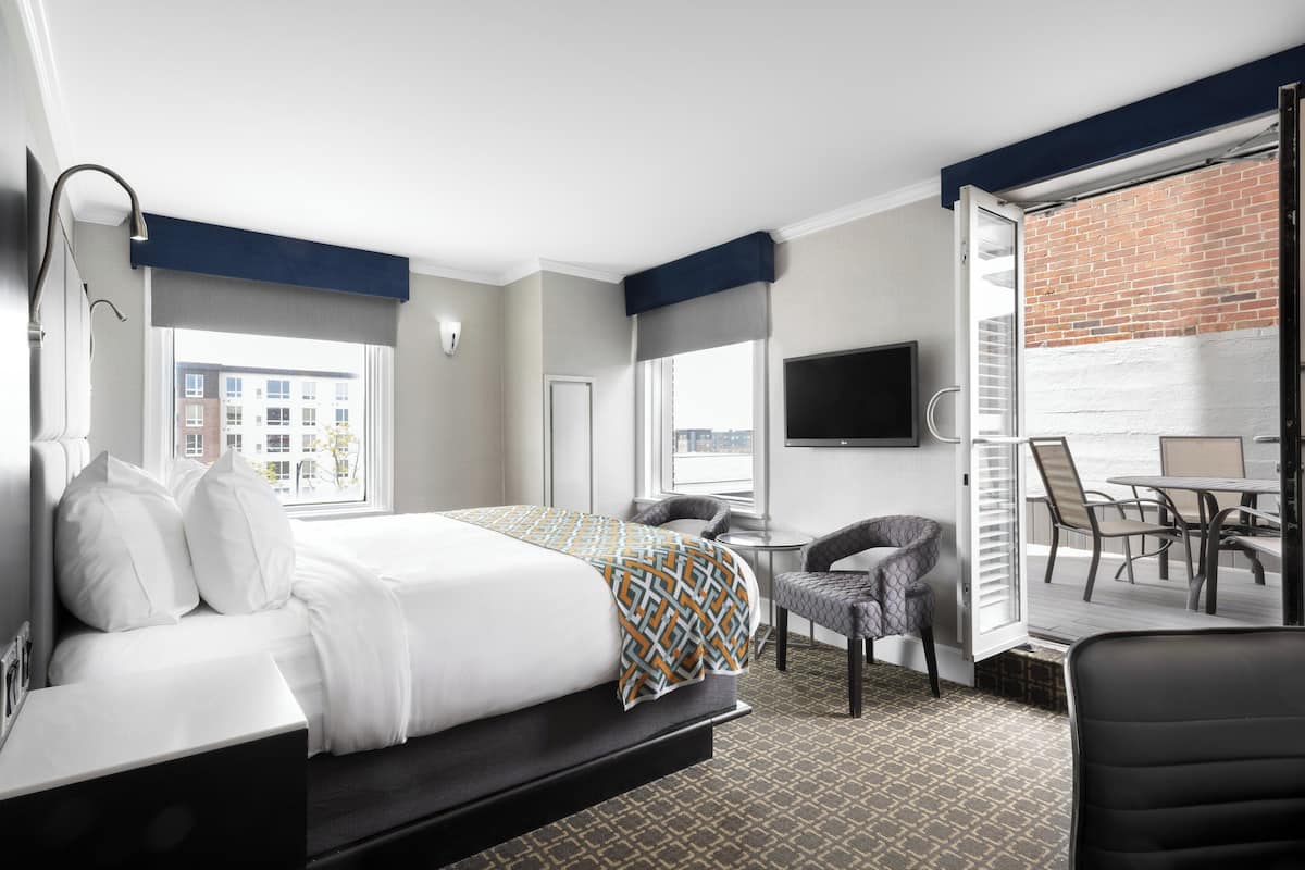 standard room, 1 king bed, accessible, patio | 1 bedroom, premium bedding, down duvets, pillow-top beds