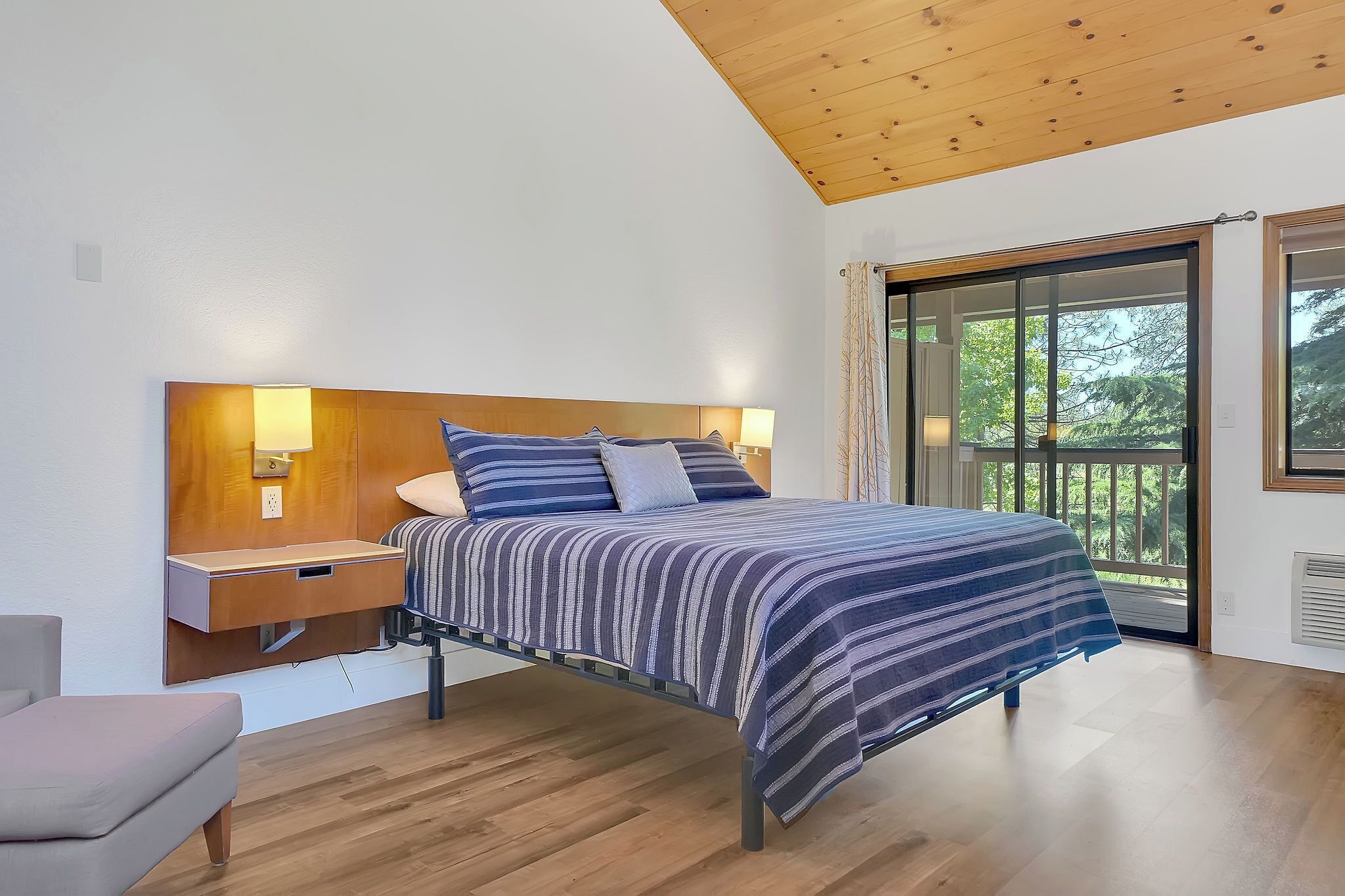 ada king room | desk, free wifi, wheelchair access