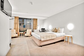 In-room safe, individually furnished, iron/ironing board, free WiFi - Carlton Lygon Lodge (Carlton)