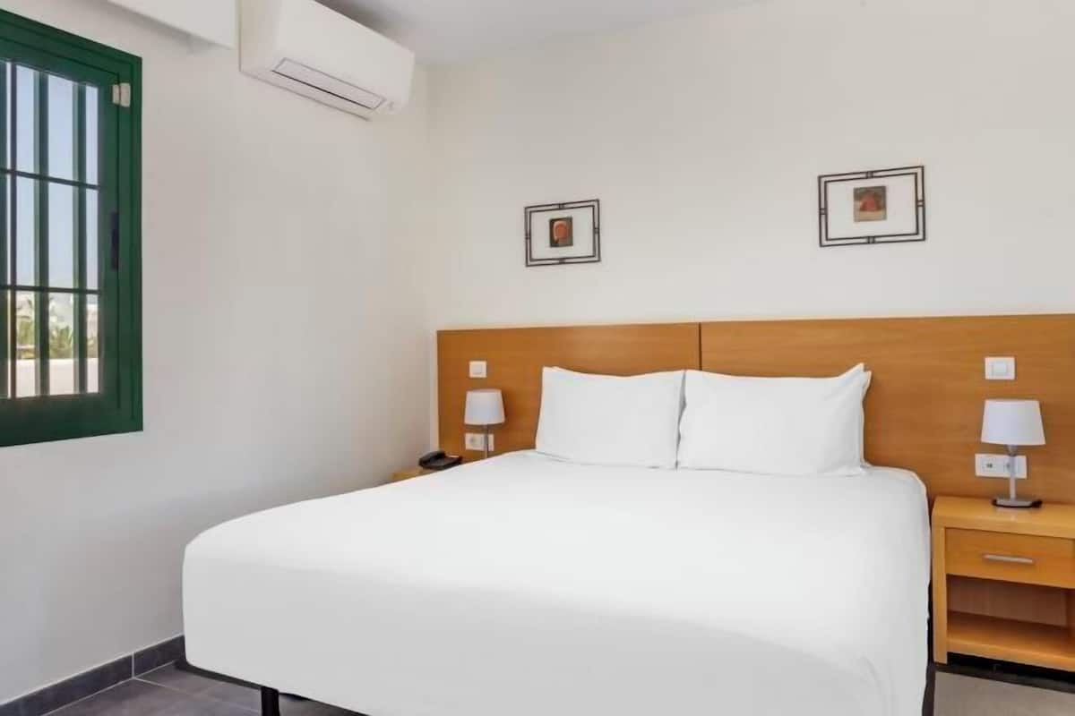 In-room safe, iron/ironing board, cribs (free), WiFi (free)