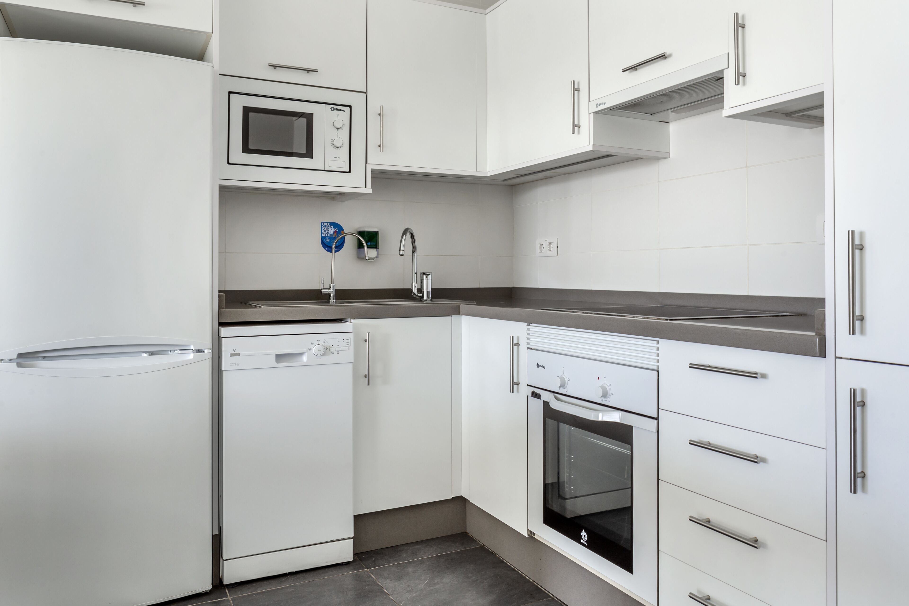 apartment, 1 bedroom | private kitchen | fridge, microwave, oven, stovetop