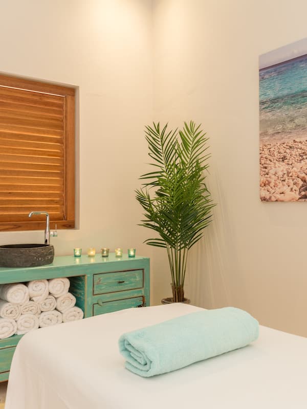 Massagens com pedras quentes, massagens musculares profundas