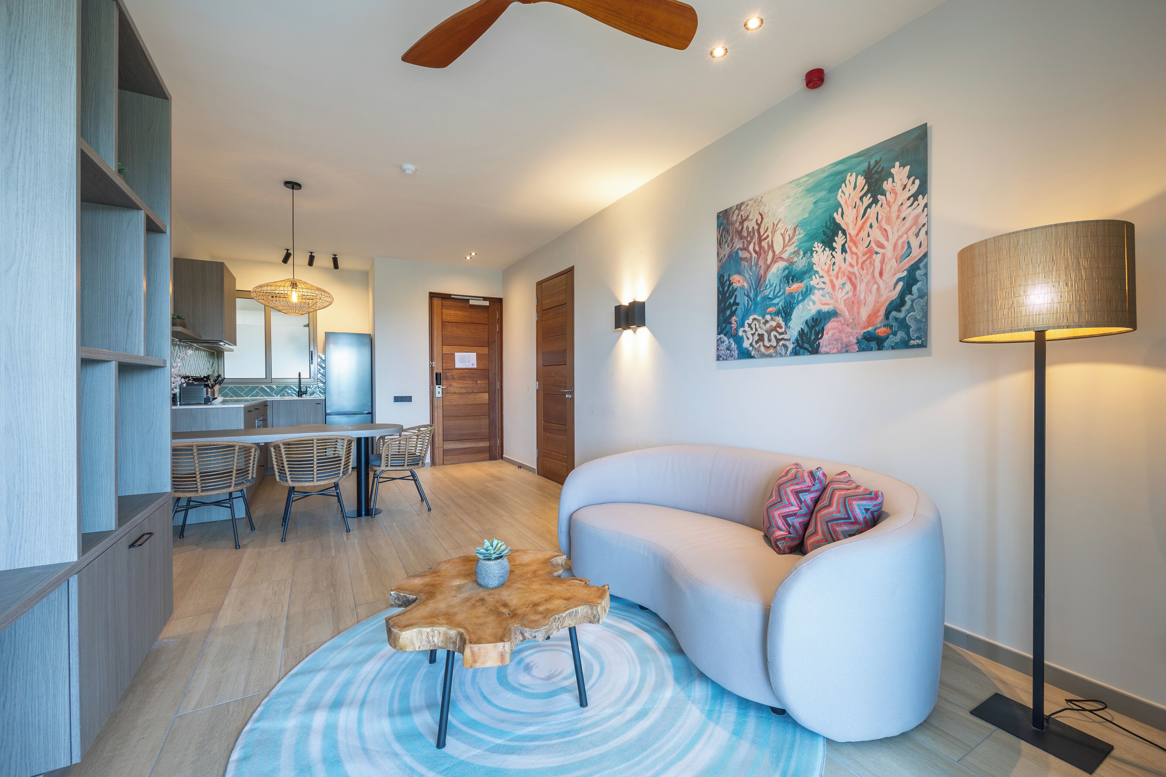 43-inch Smart TV with digital channels, TV, Netflix