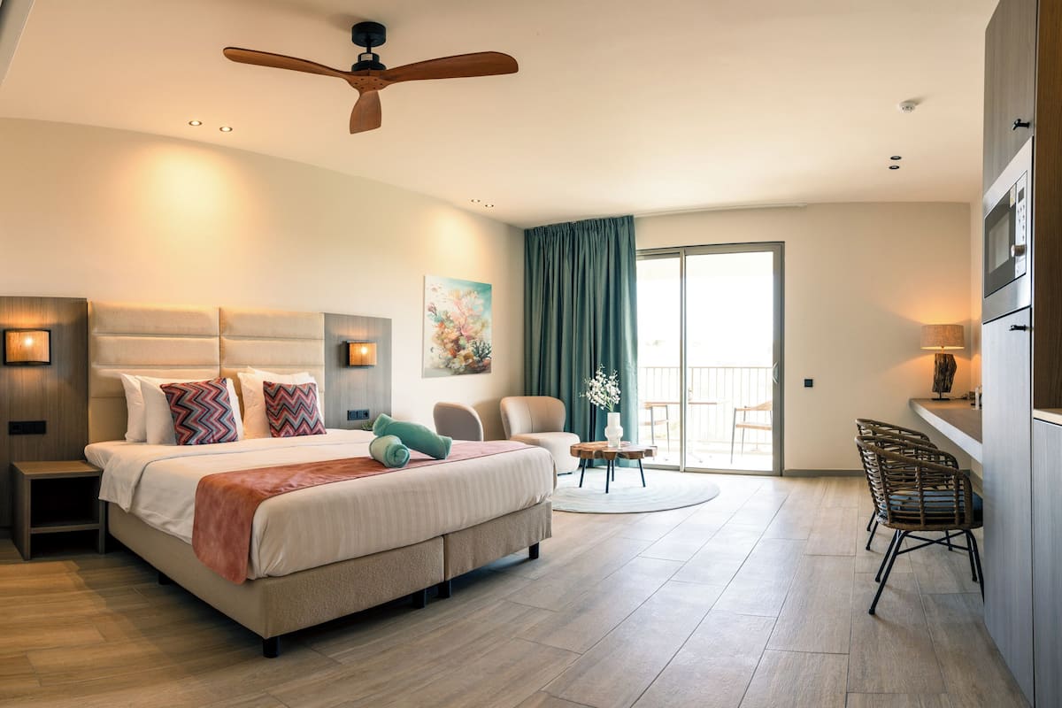 1 bedroom, in-room safe, iron/ironing board, cots/infant beds