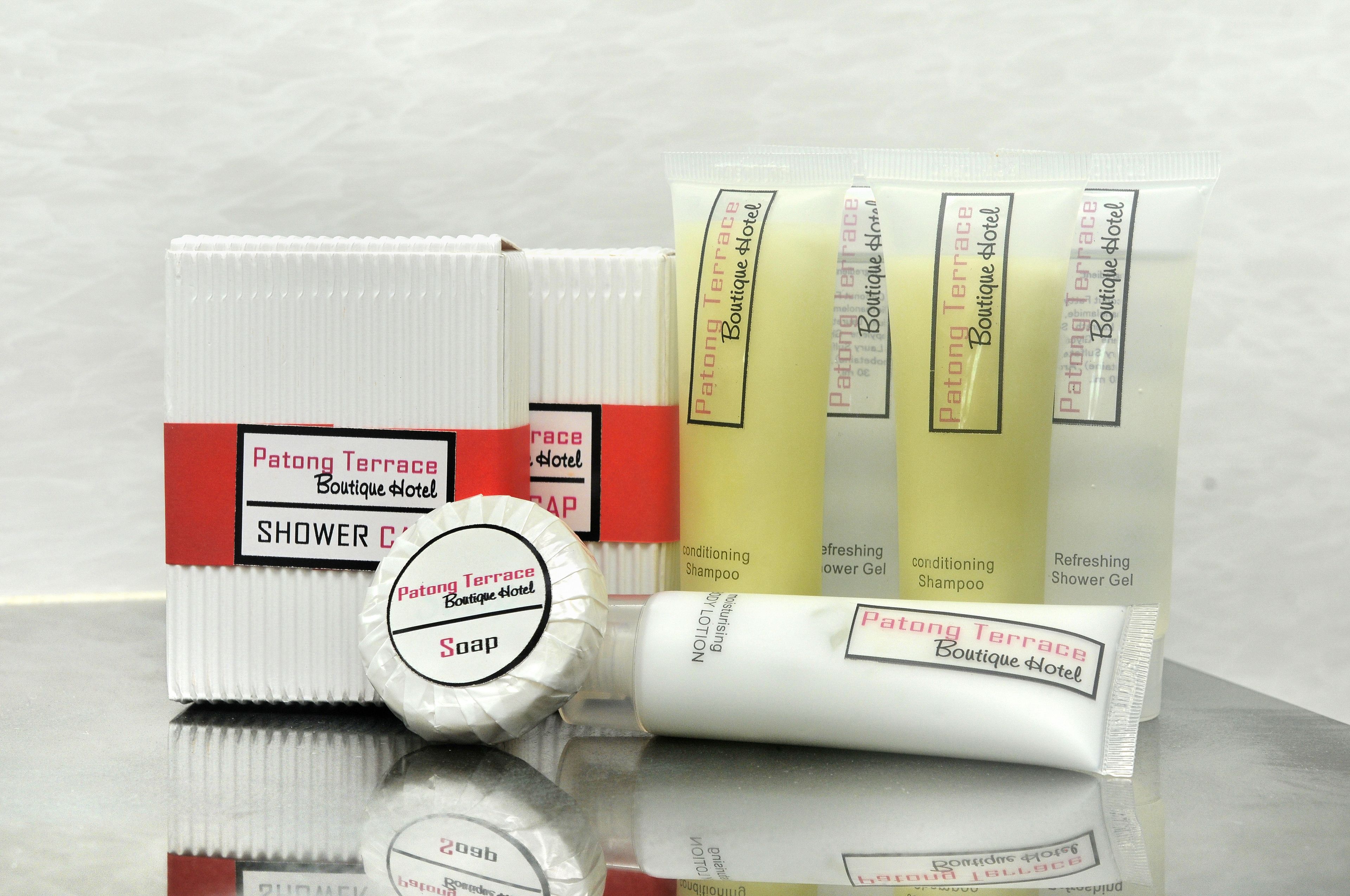 shower, rainfall showerhead, free toiletries, hair dryer