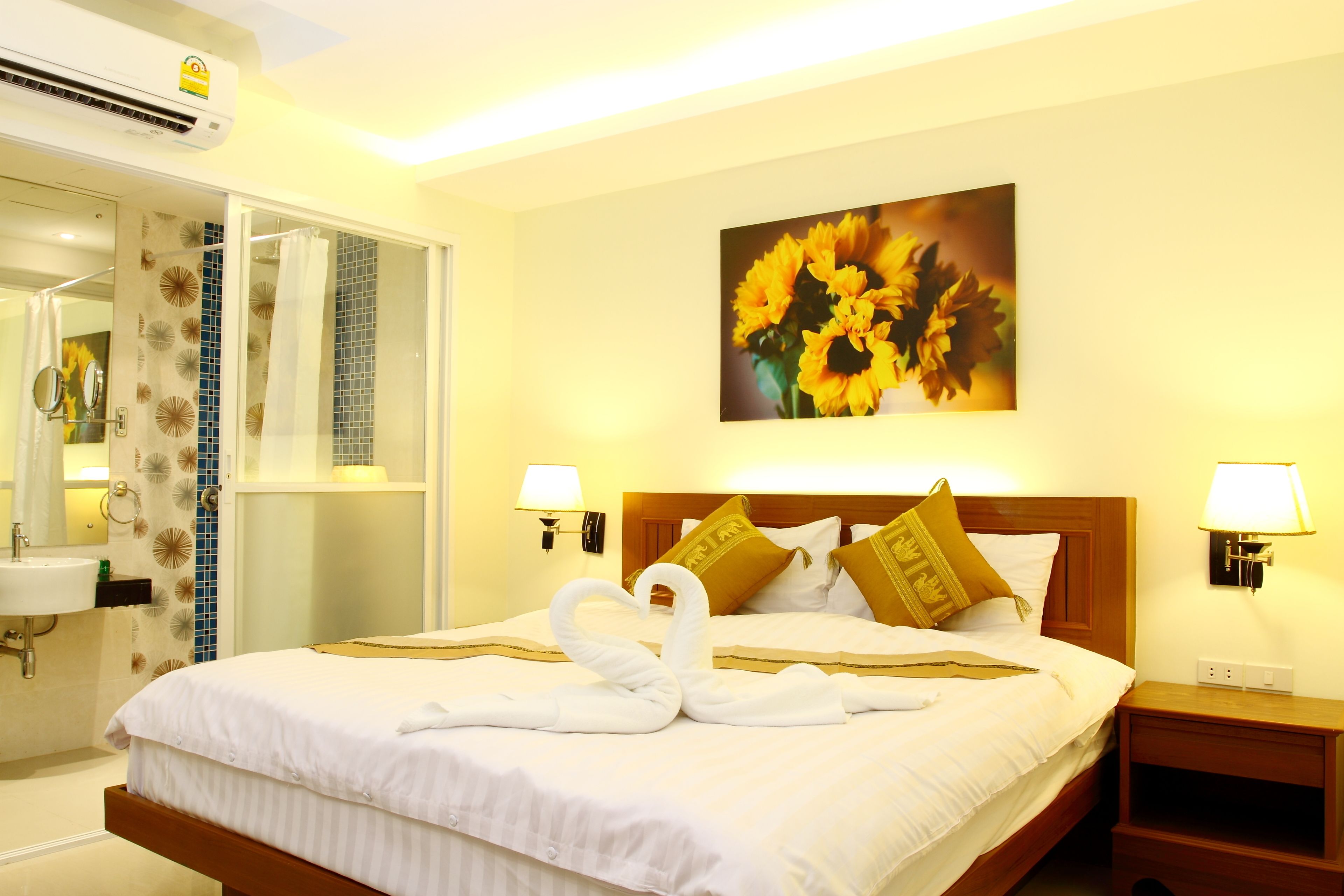 standard room | minibar, in-room safe, soundproofing, free wifi