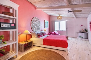 Budget Surfer Hut - For Cool Adults Only | ミニバー、セーフティボックス (室内)、アイロン / アイロン台、WiFi (無料)