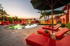 2 outdoor pools, pool umbrellas, pool loungers - PinkCoco Uluwatu - Constant Surprises & for Cool Adults Only (Pecatu)