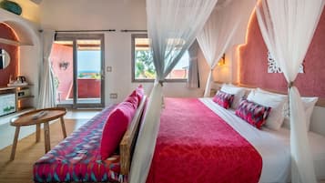 Horizon - for Cool Adults Only | Minibar, in-room safe, free WiFi, bed sheets