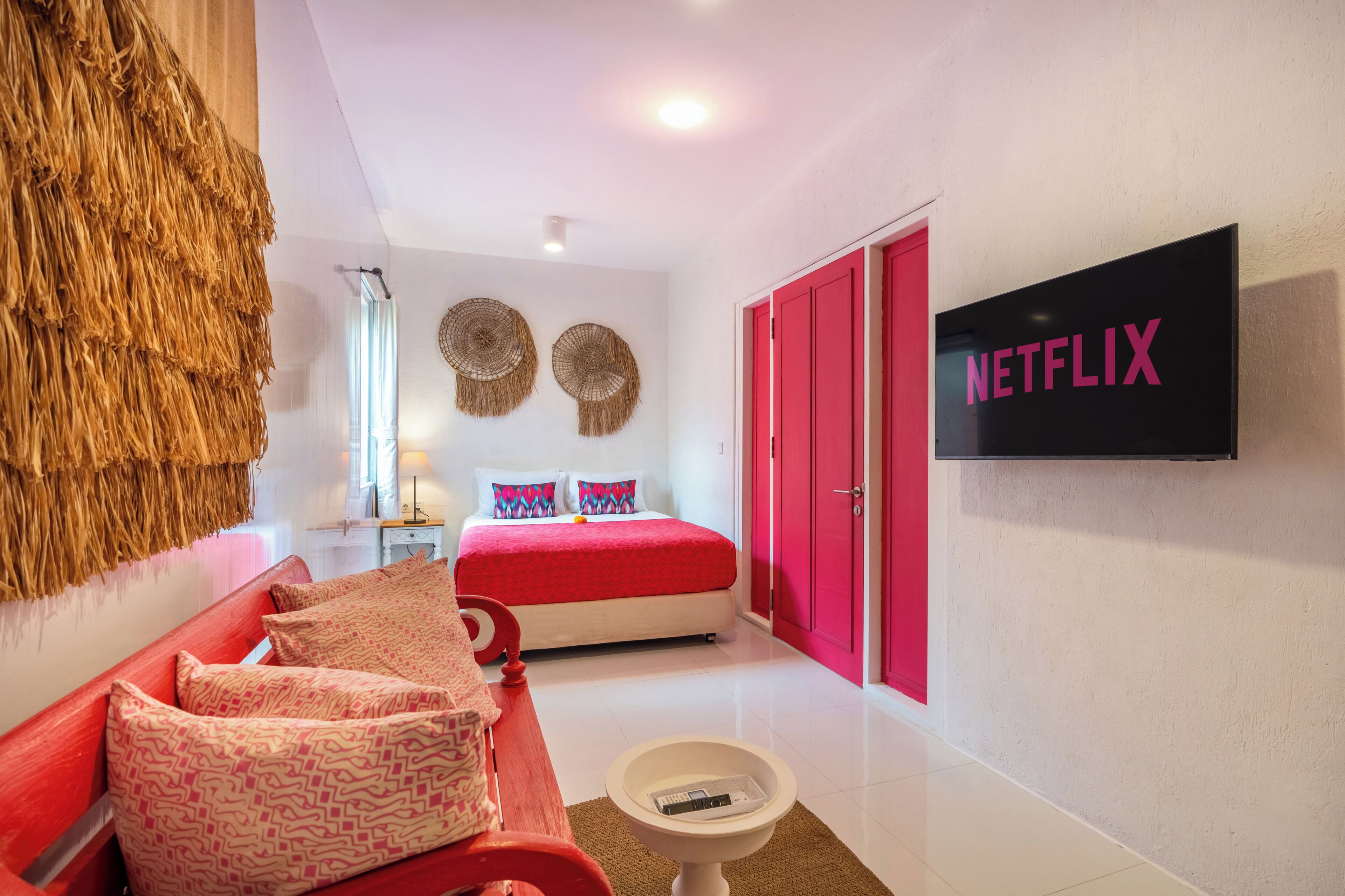 Budget Surfer Room - for Cool Adults Only | 迷你吧、客房內保險箱、熨斗/熨衣板、免費無線上網