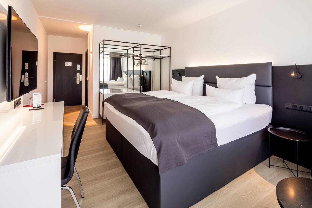 Double Room | Free minibar, free WiFi, individually furnished, bed sheets