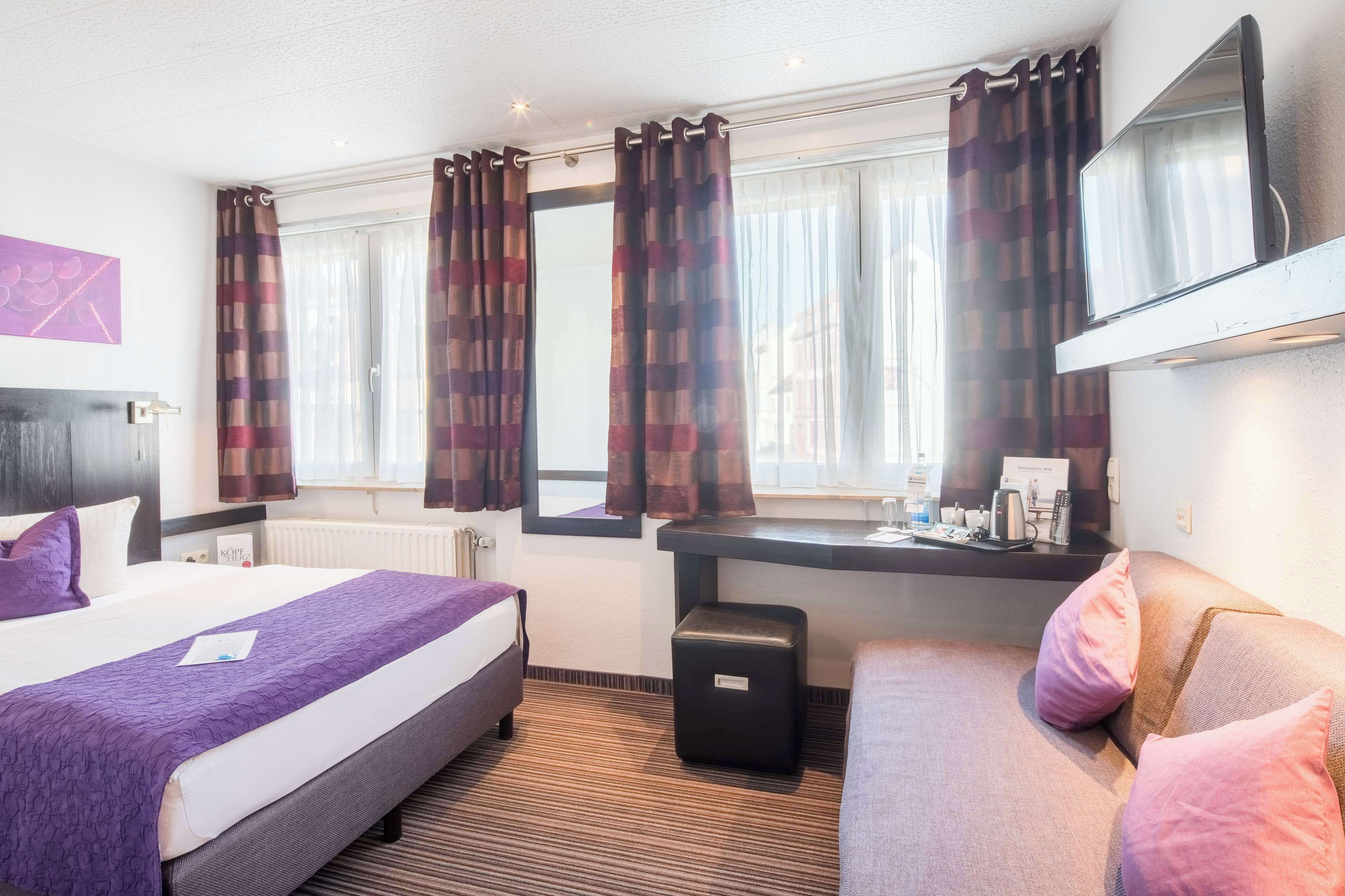 Habitación clásica, 1 cama doble | Ropa de cama de alta calidad, caja fuerte, mobiliario individual