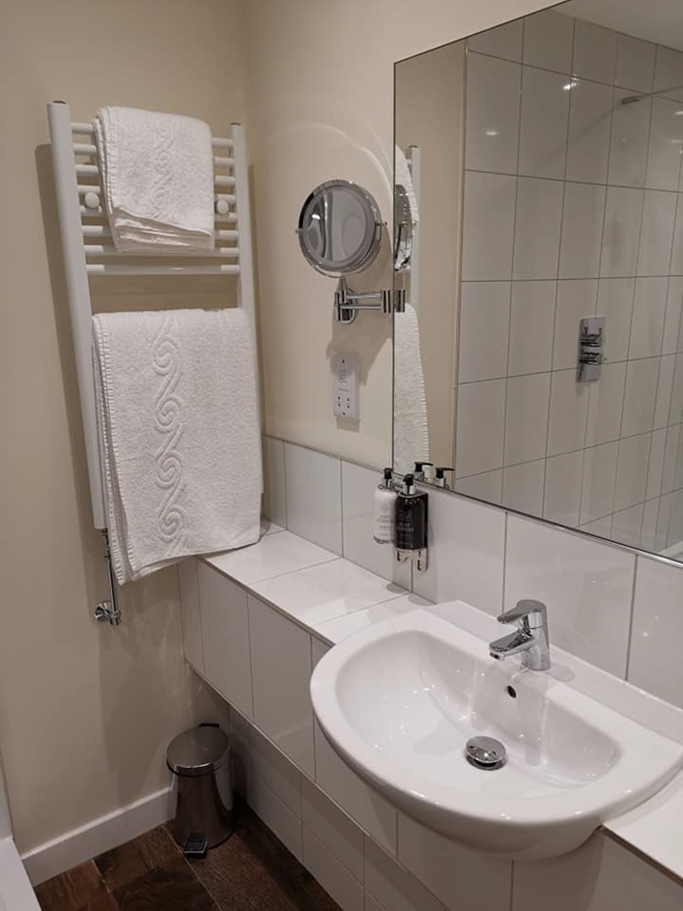 shower, free toiletries, hair dryer, towels