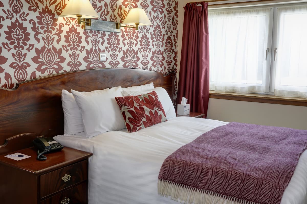 Desk, iron/ironing board, free WiFi, bed sheets