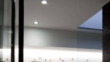 Habitación estándar doble de uso individual, 2 camas individuales | Servicio de la habitación