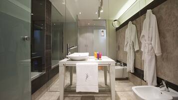 Đồ dùng nhà tắm miễn phí, chậu vệ sinh/vòi rửa, khăn tắm